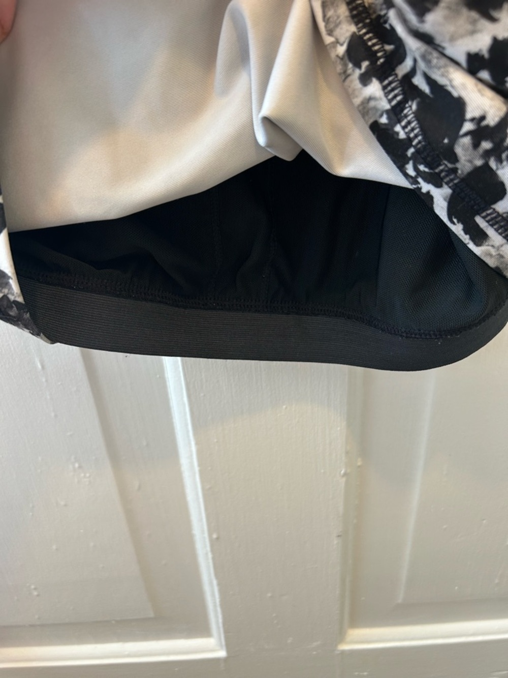 Joe Fresh Black and White Printed Crop Tank - Picture 4 of 6